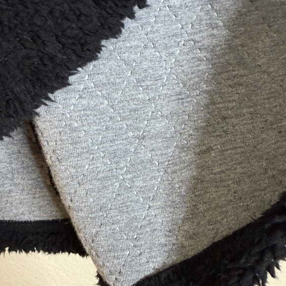 Aventura Cheyenne big shirt fleece jacket women’s large black grey EUC - Picture 6 of 8